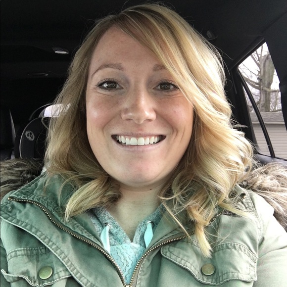 Meet your Posher, Melanie - Picture 1 of 1